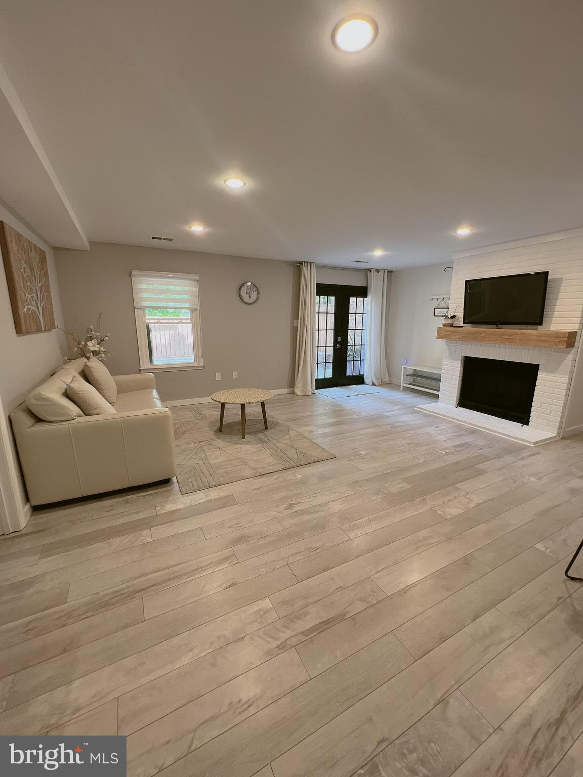 WILDWOOD HILLS - Residential Lease