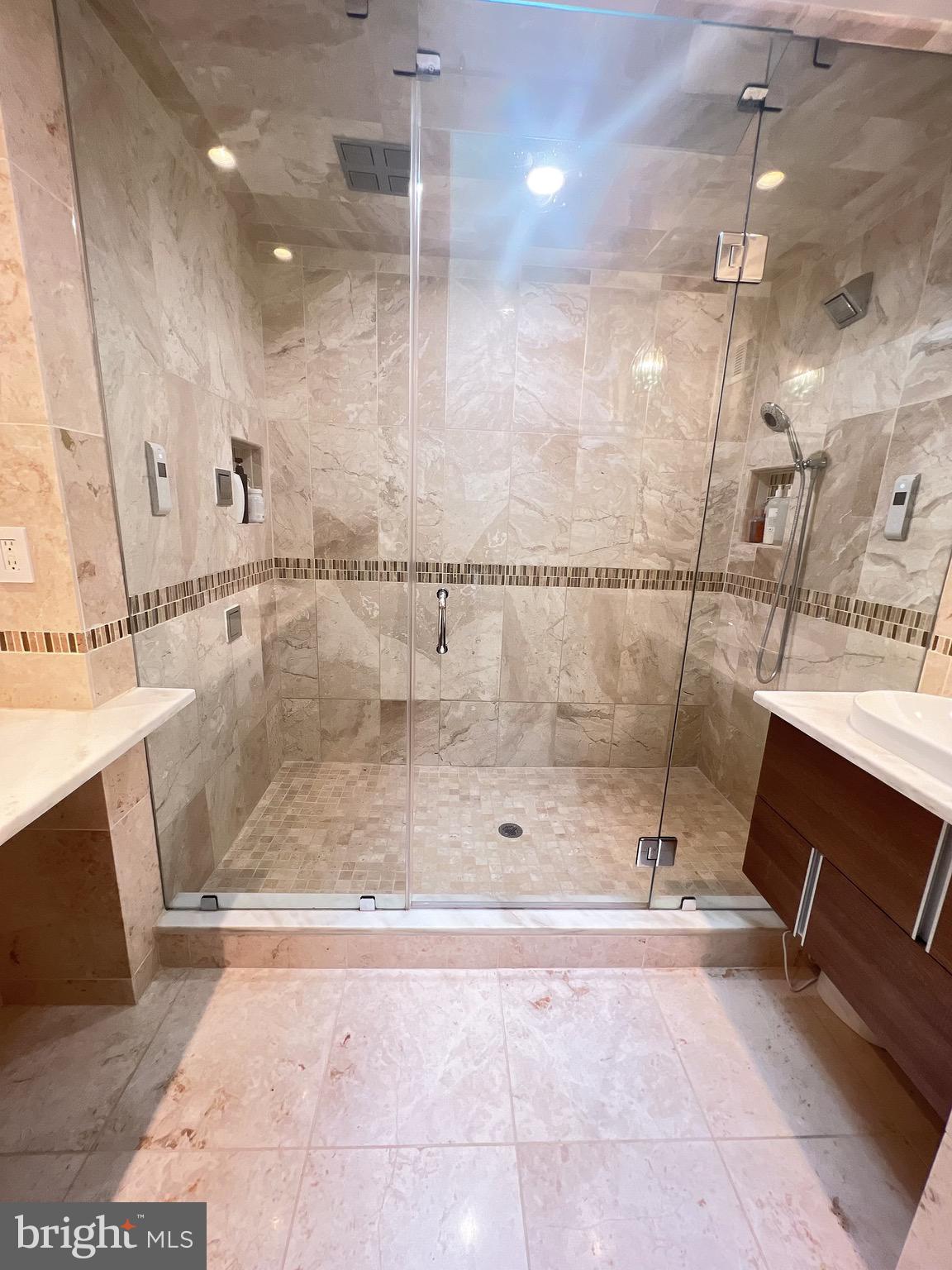 WILDWOOD HILLS - Residential Lease