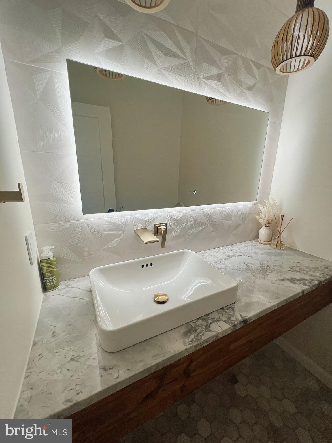 WILDWOOD HILLS - Residential Lease