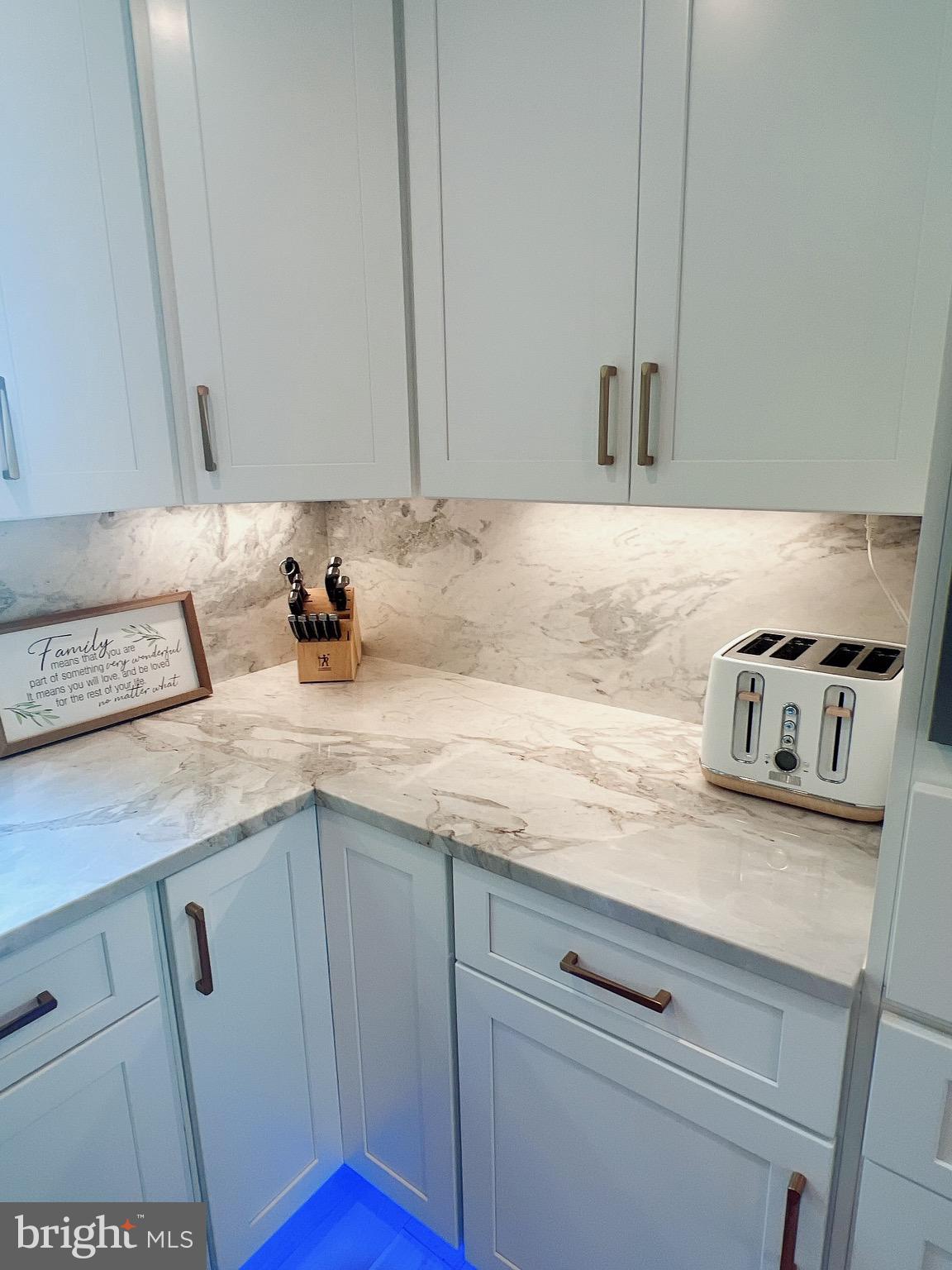 WILDWOOD HILLS - Residential Lease