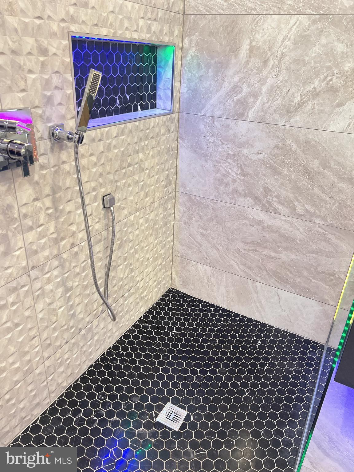 WILDWOOD HILLS - Residential Lease