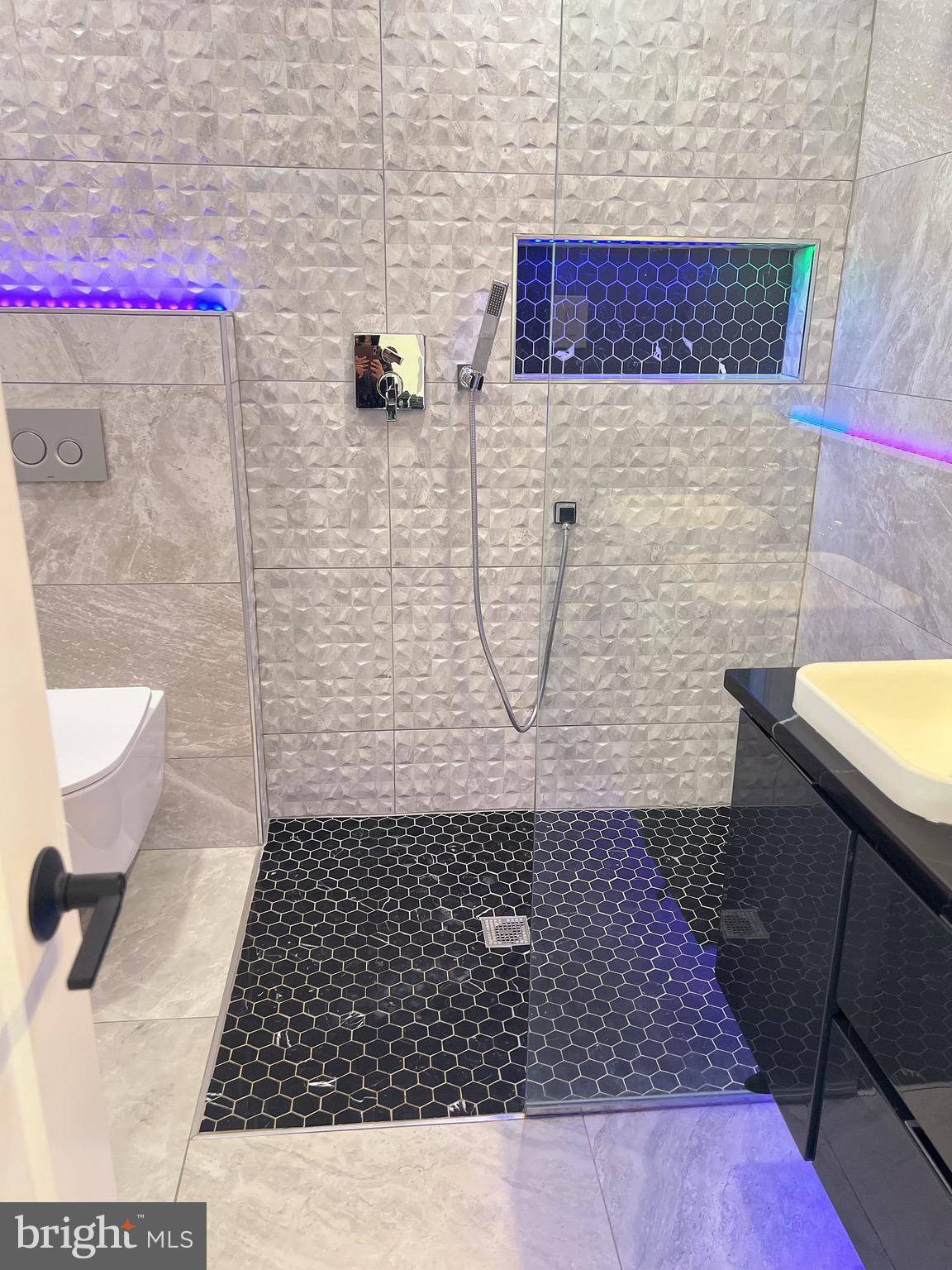 WILDWOOD HILLS - Residential Lease