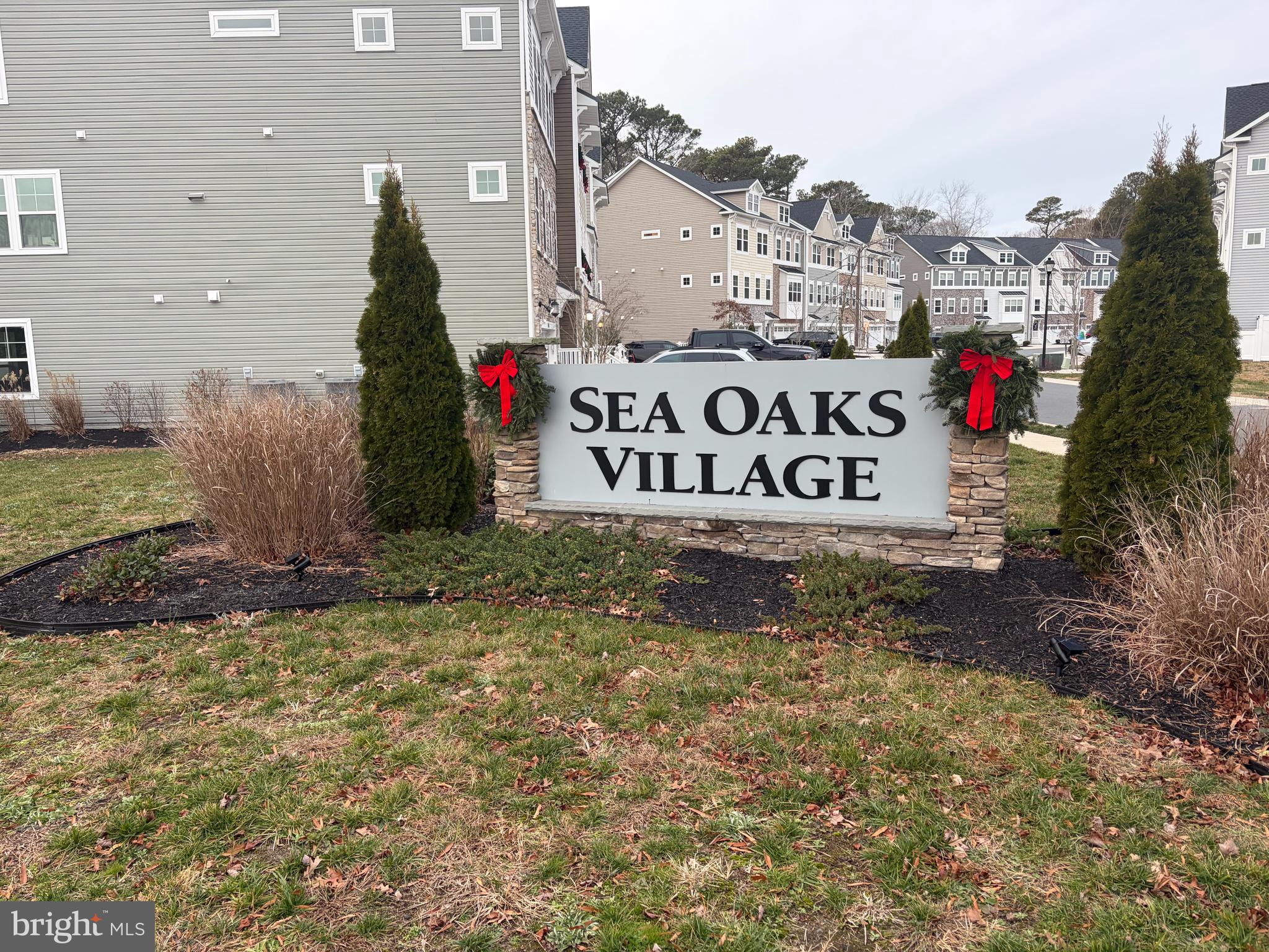 SEA OAKS VILLAGE - Residential