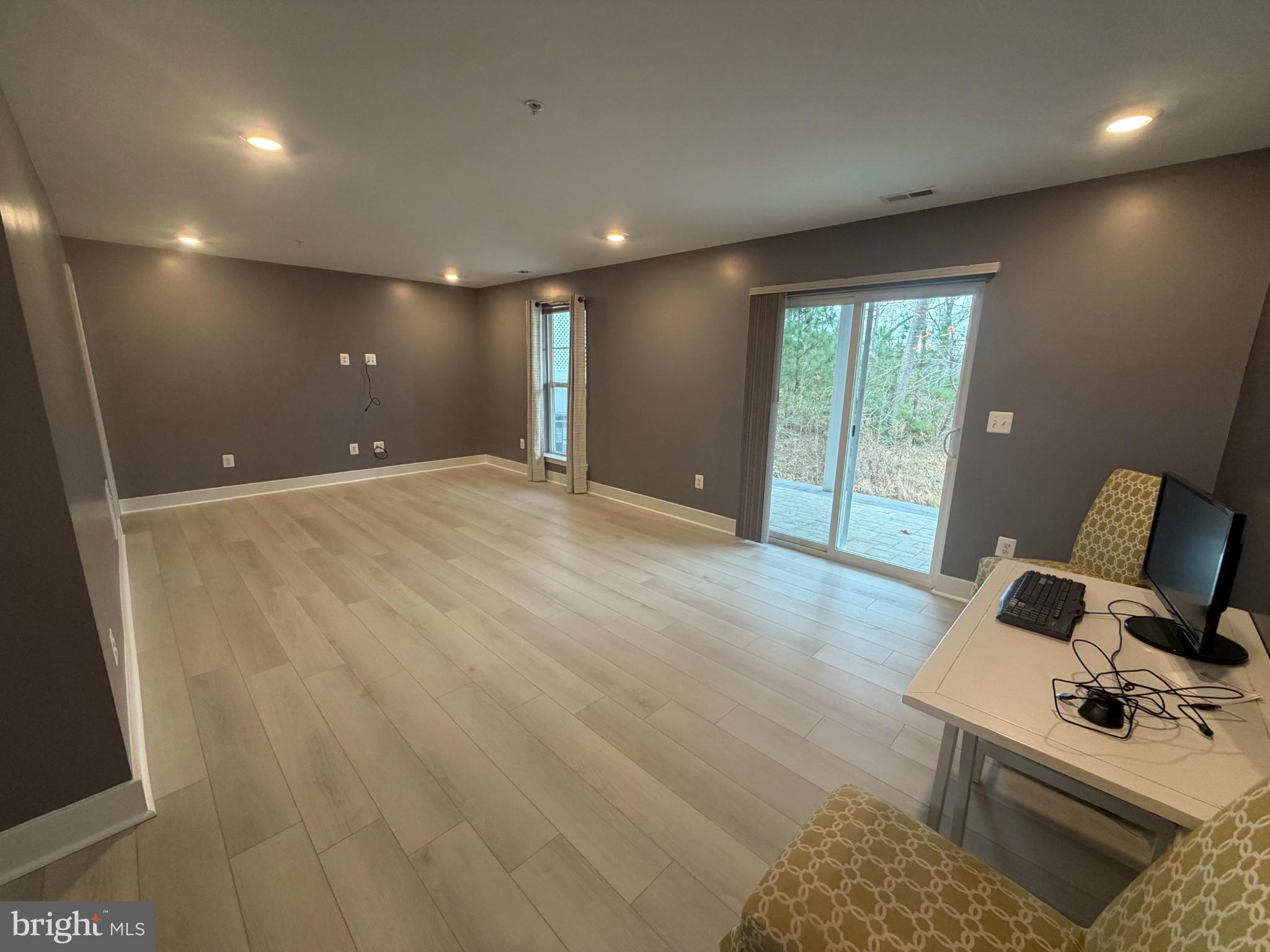 SEA OAKS VILLAGE - Residential