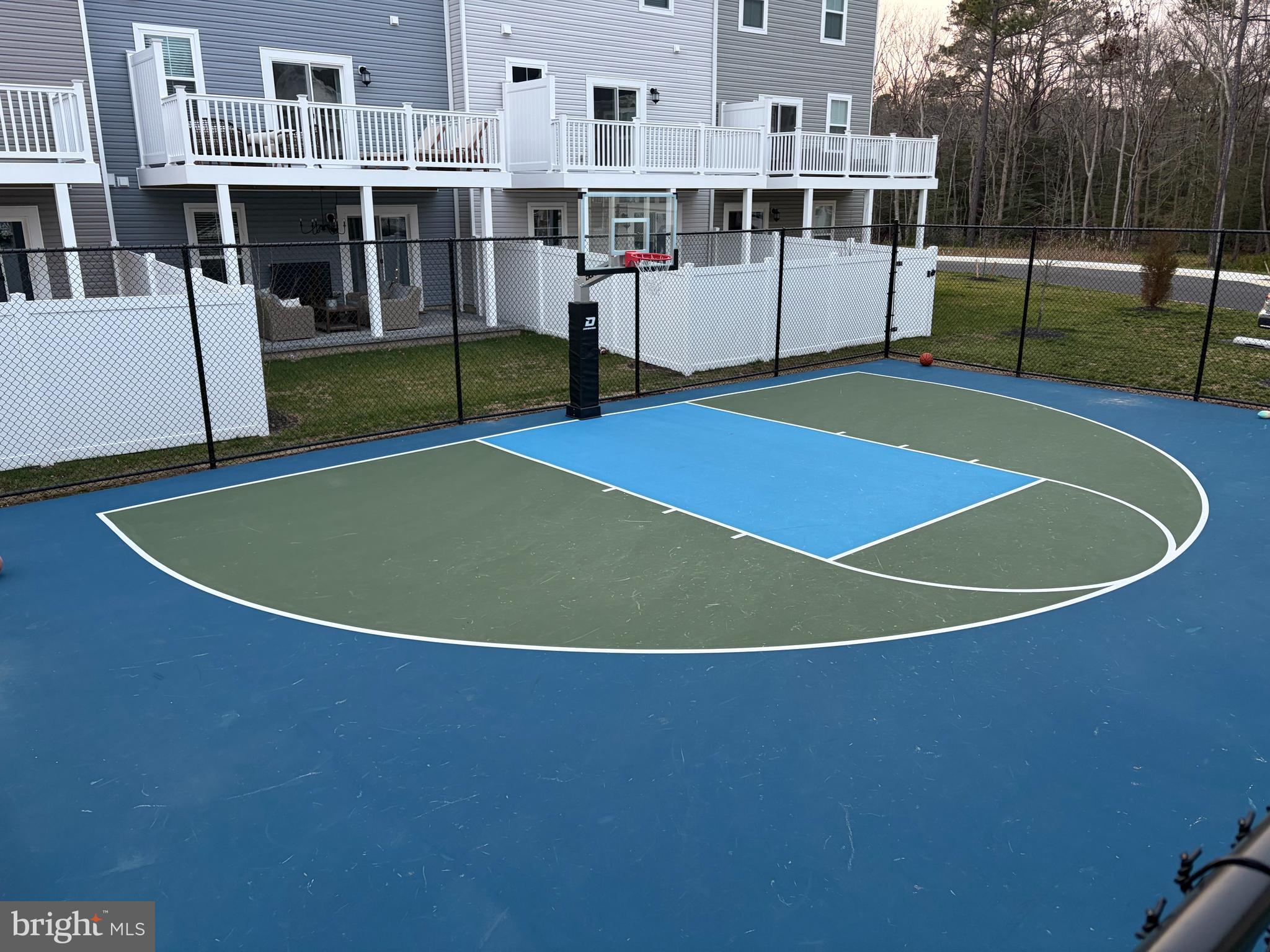 SEA OAKS VILLAGE - Residential