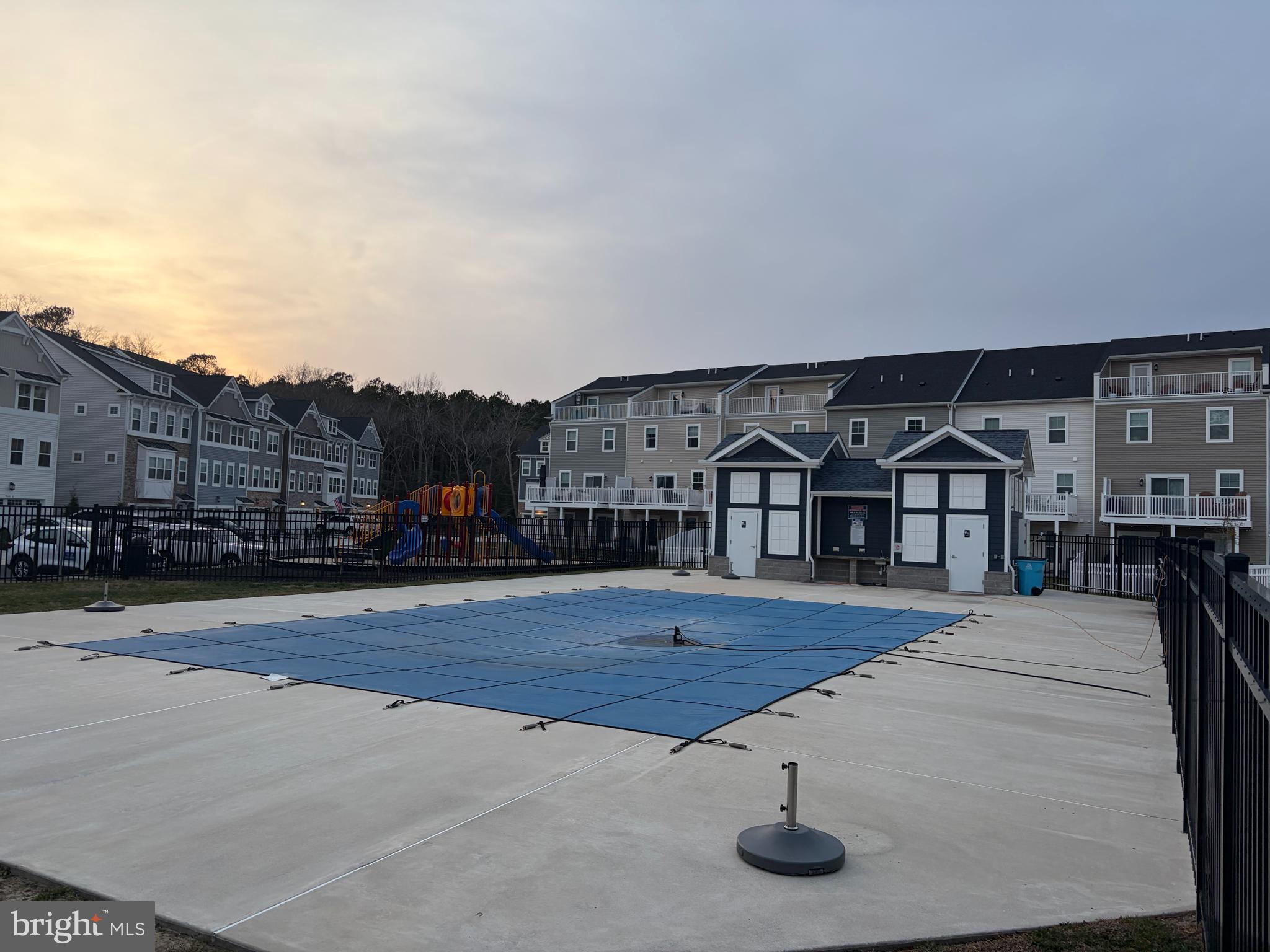 SEA OAKS VILLAGE - Residential