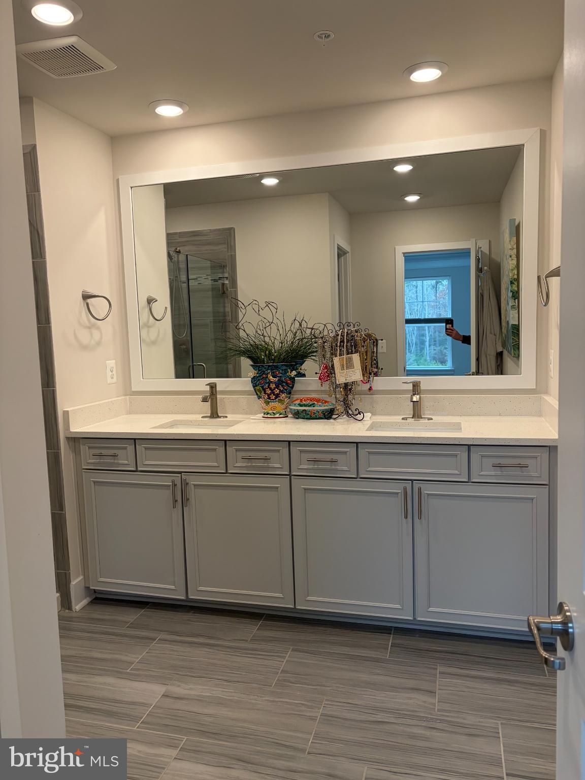 SEA OAKS VILLAGE - Residential