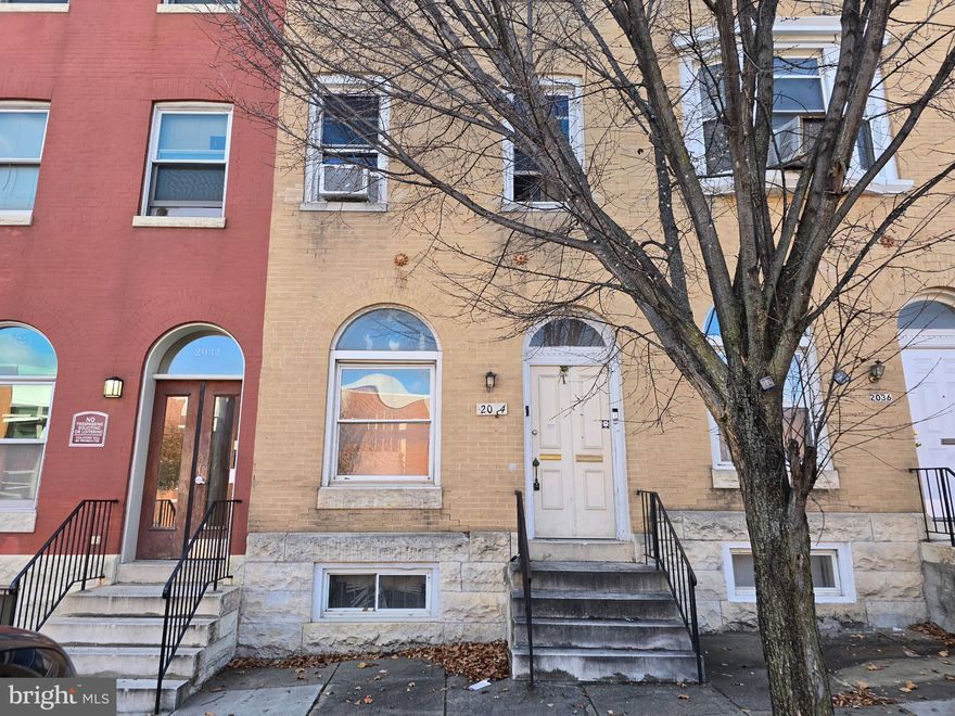 This property is under auction terms and conditions. Dates are 11/30/2024 at 9:00 am EST to 12/02/2024 at 4:00pm EST. Property is sold 100% as is. Presently there is no access  to the property. Offers must be based on a drive by and knowledge of the area.
Owner occupied and nonprofit buyers only for the first 30 days.  Investor offers will be reviewed starting day 31.