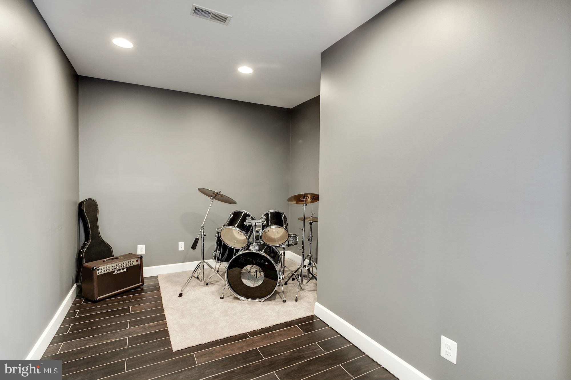 MAYFIELD TRACE - Residential