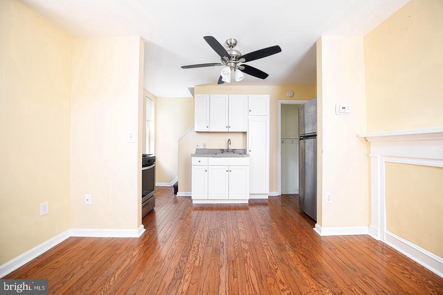 LITTLE ITALY - Residential Lease
