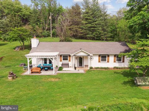 Photo of 14681 Rose Hollow Lane, WATERFORD, VA 20197 (MLS # VALO2128206)