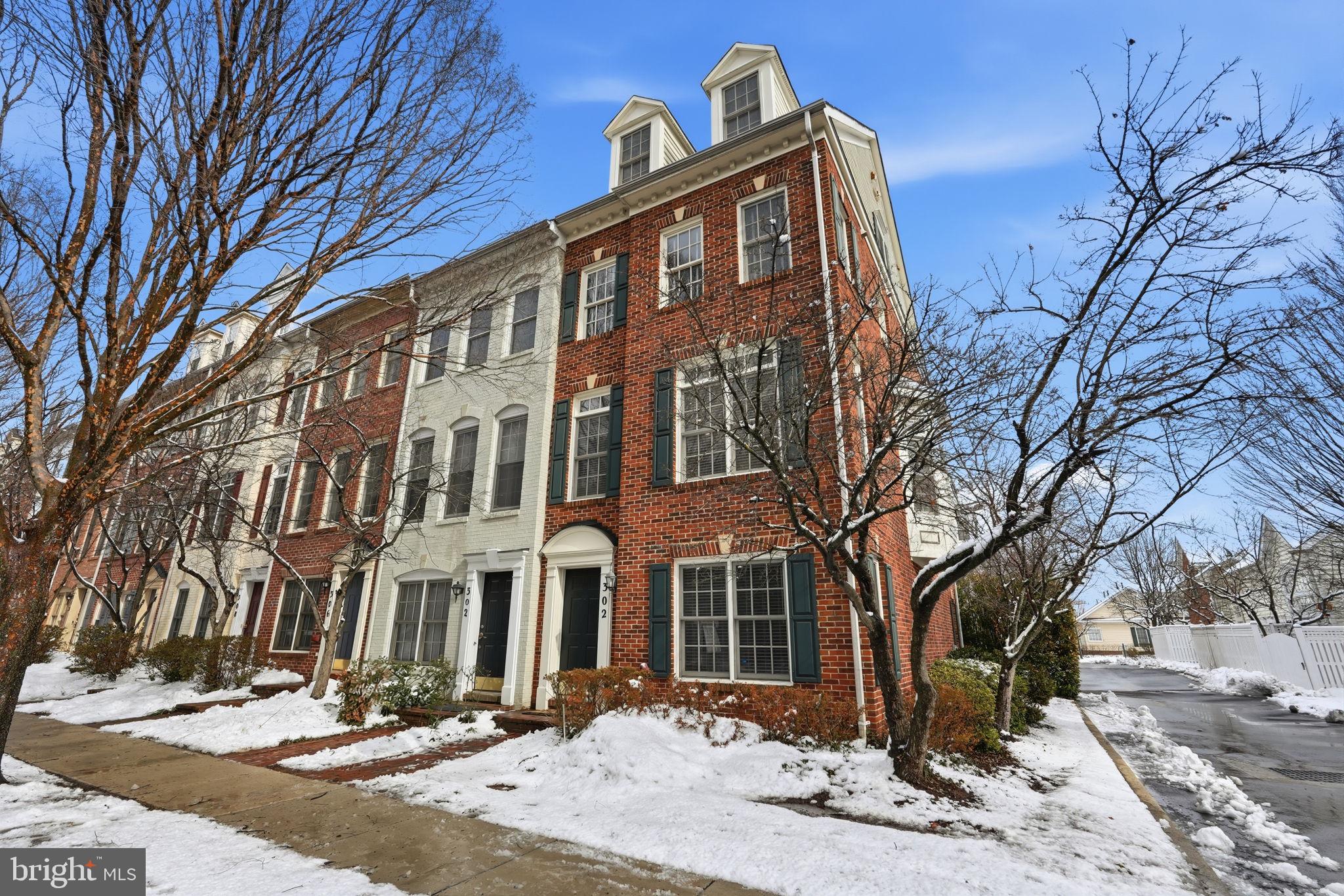 302 FALLSGROVE DRIVE