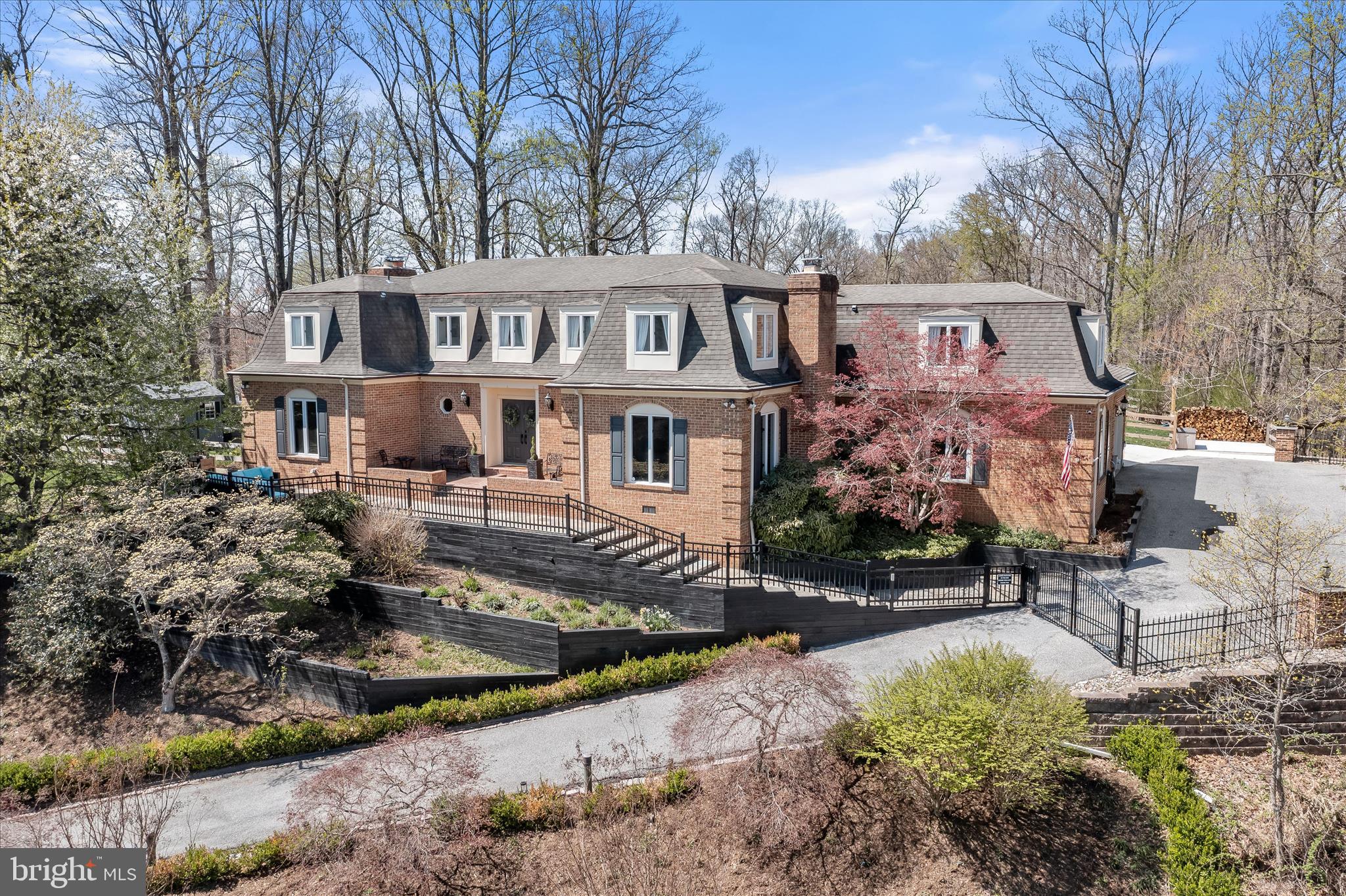 2102 HIGHLAND RIDGE DRIVE