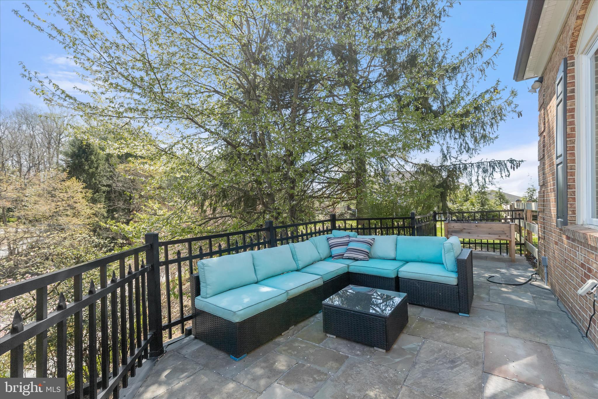 2102 HIGHLAND RIDGE DRIVE