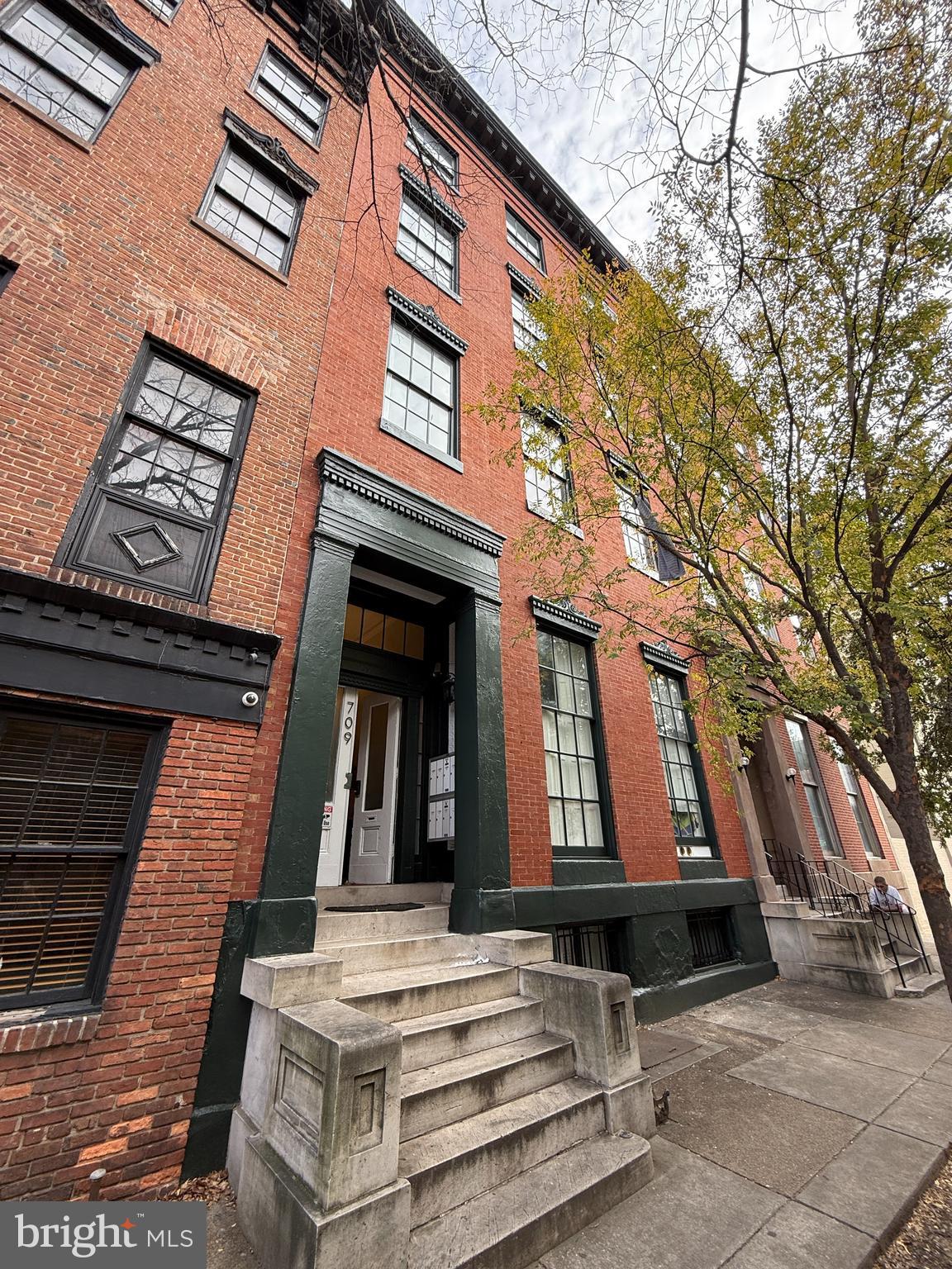 709 SAINT PAUL STREET