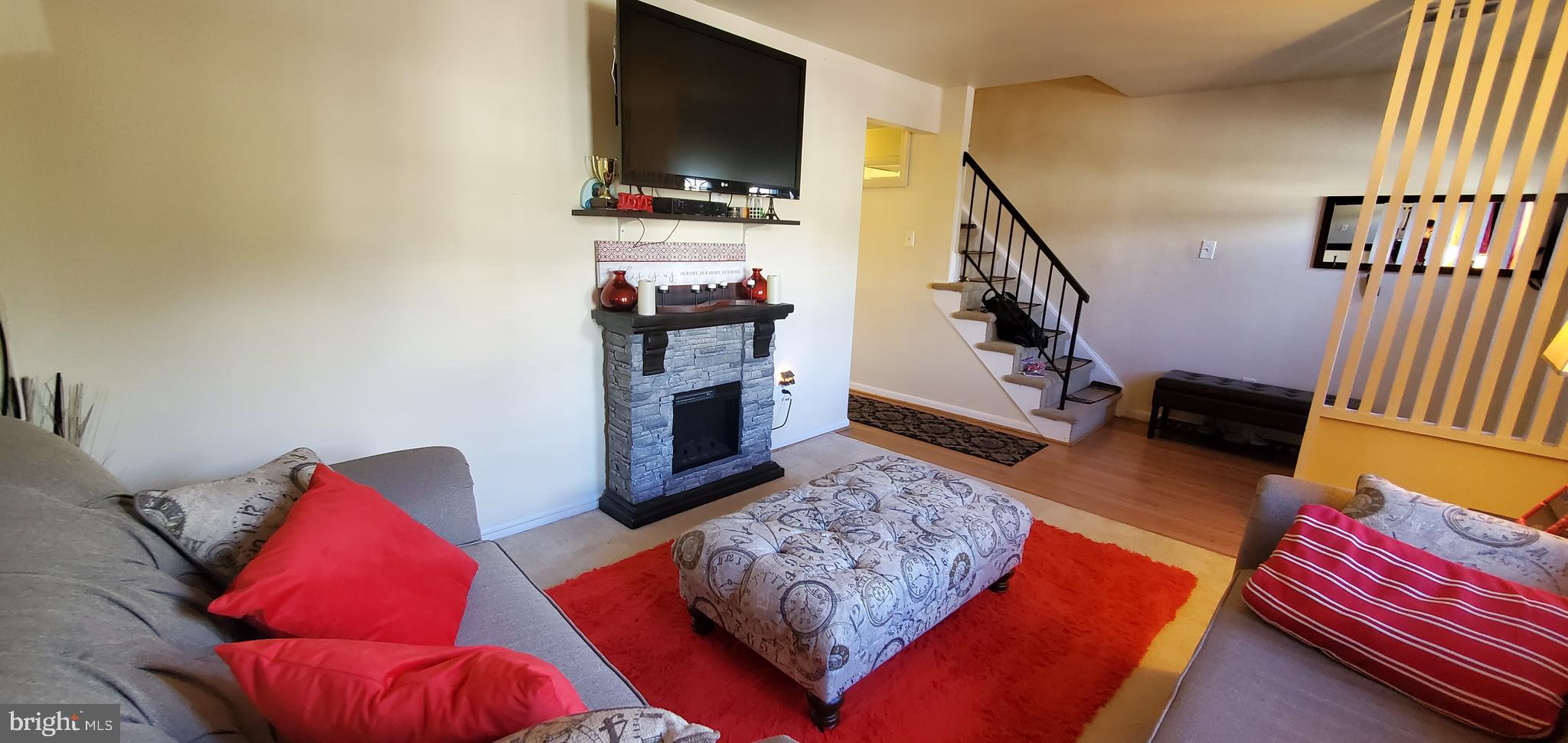 APPLEWALK CONDO - Residential Lease