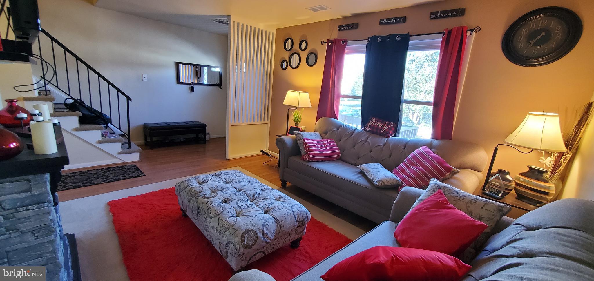 APPLEWALK CONDO - Residential Lease