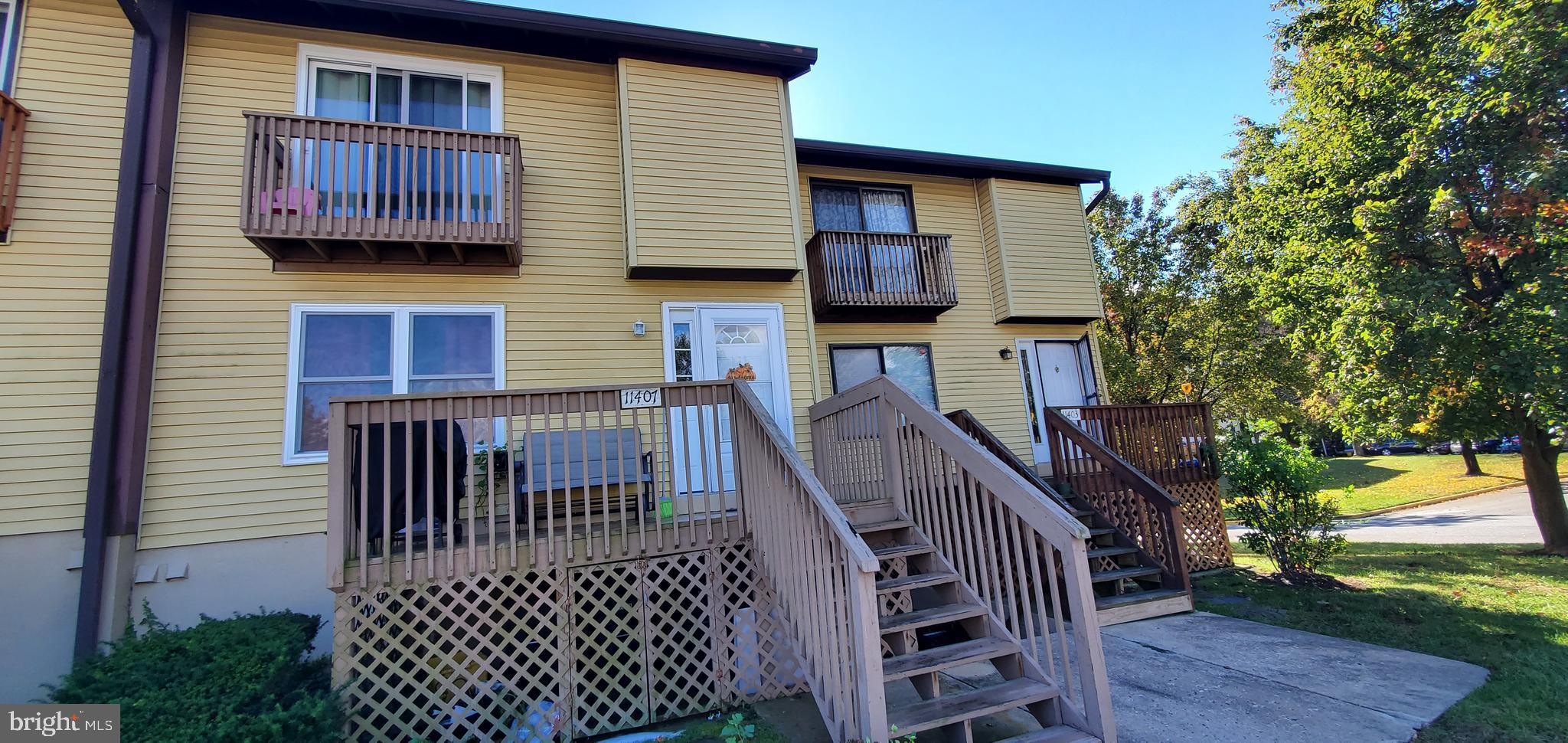 APPLEWALK CONDO - Residential Lease