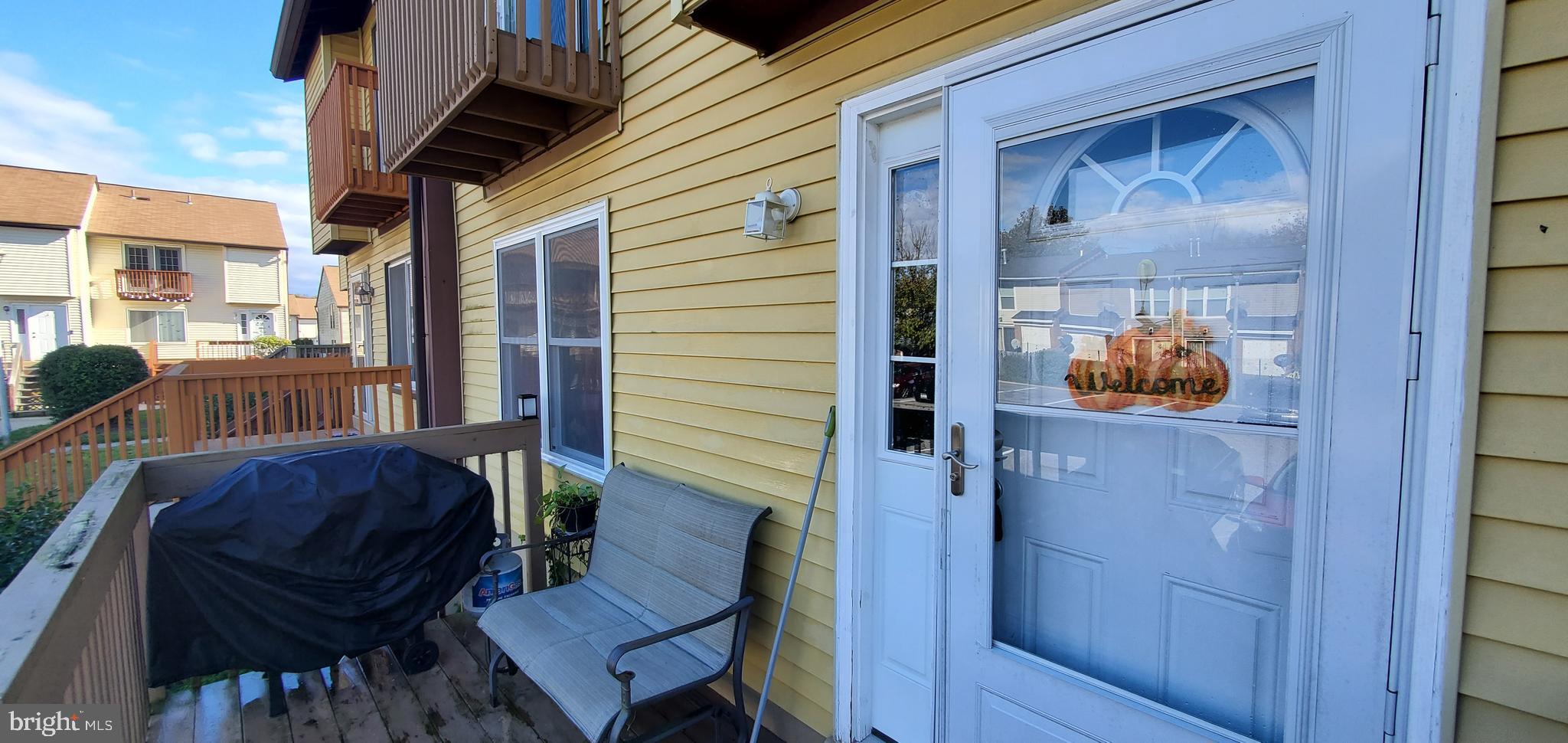 APPLEWALK CONDO - Residential Lease