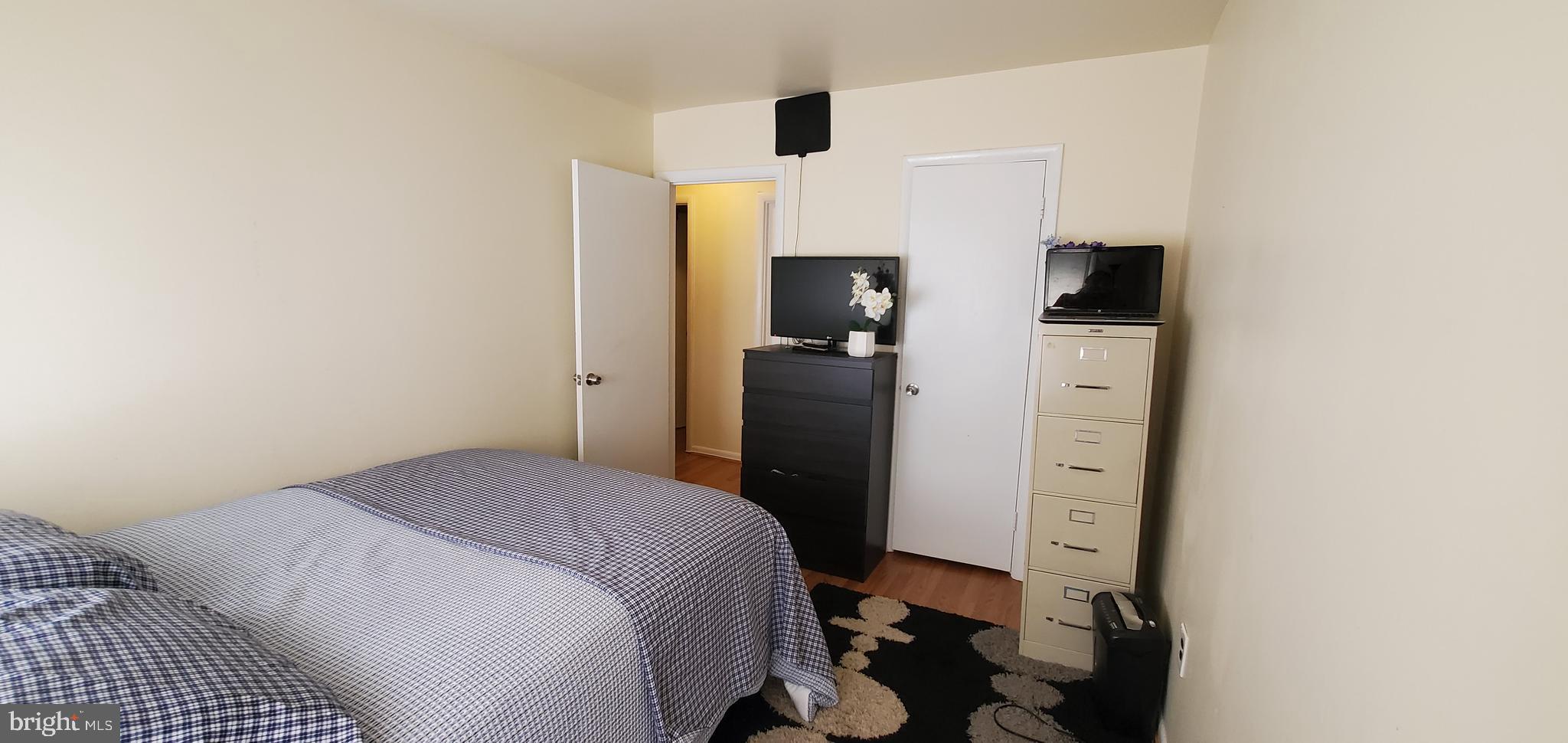 APPLEWALK CONDO - Residential Lease