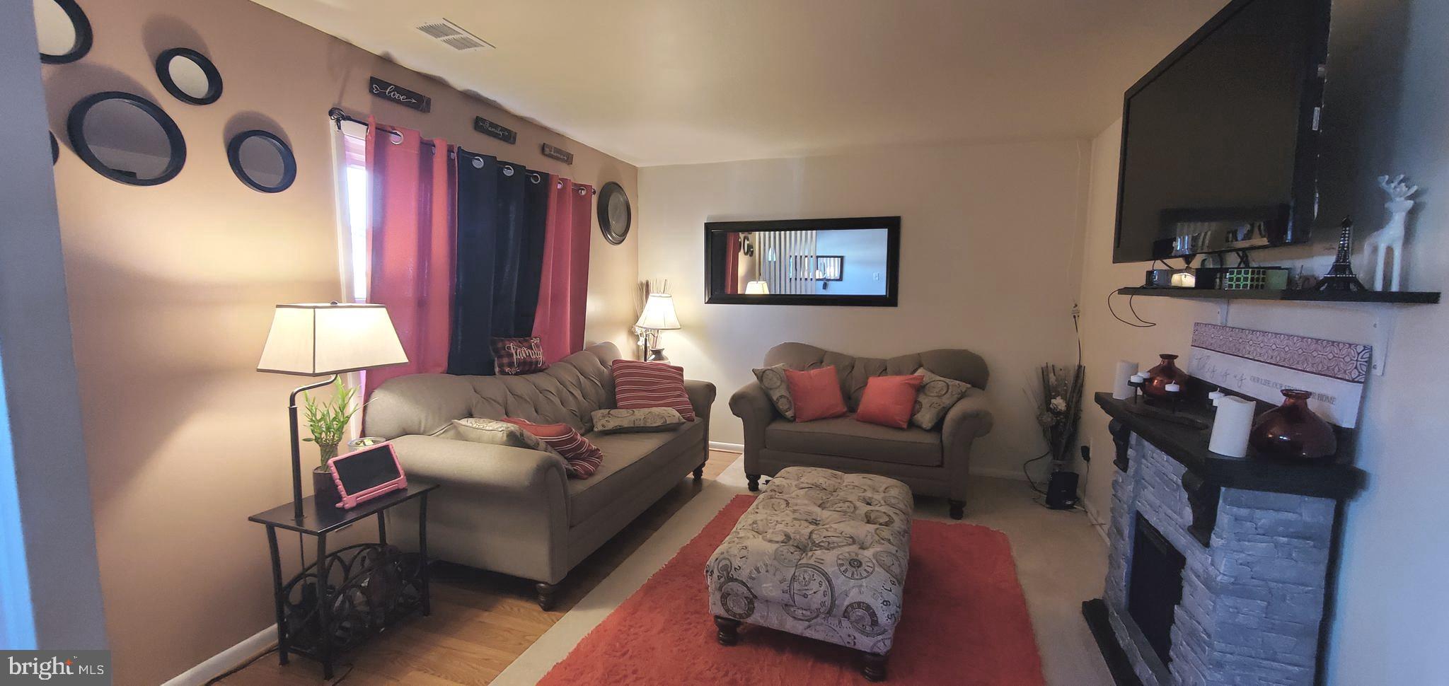 APPLEWALK CONDO - Residential Lease