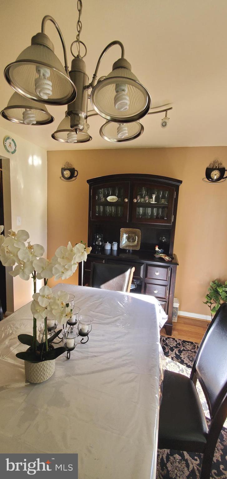 APPLEWALK CONDO - Residential Lease