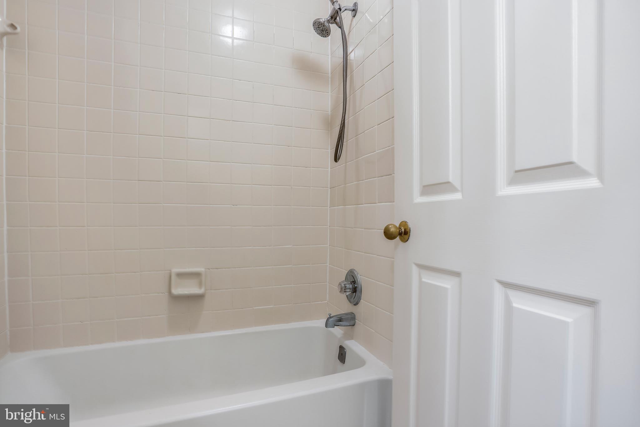 GABLES OF TUCKERMAN - Residential Lease