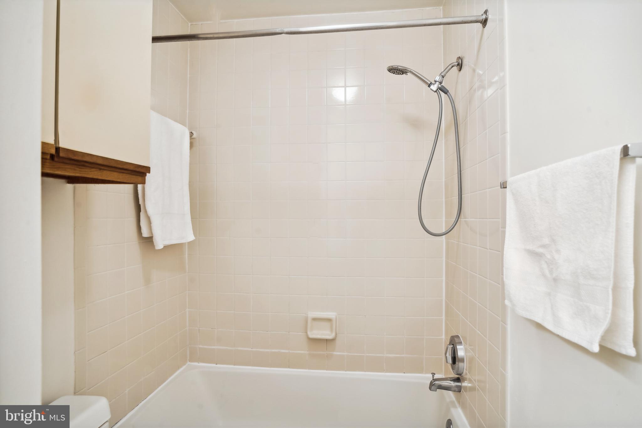 GABLES OF TUCKERMAN - Residential Lease