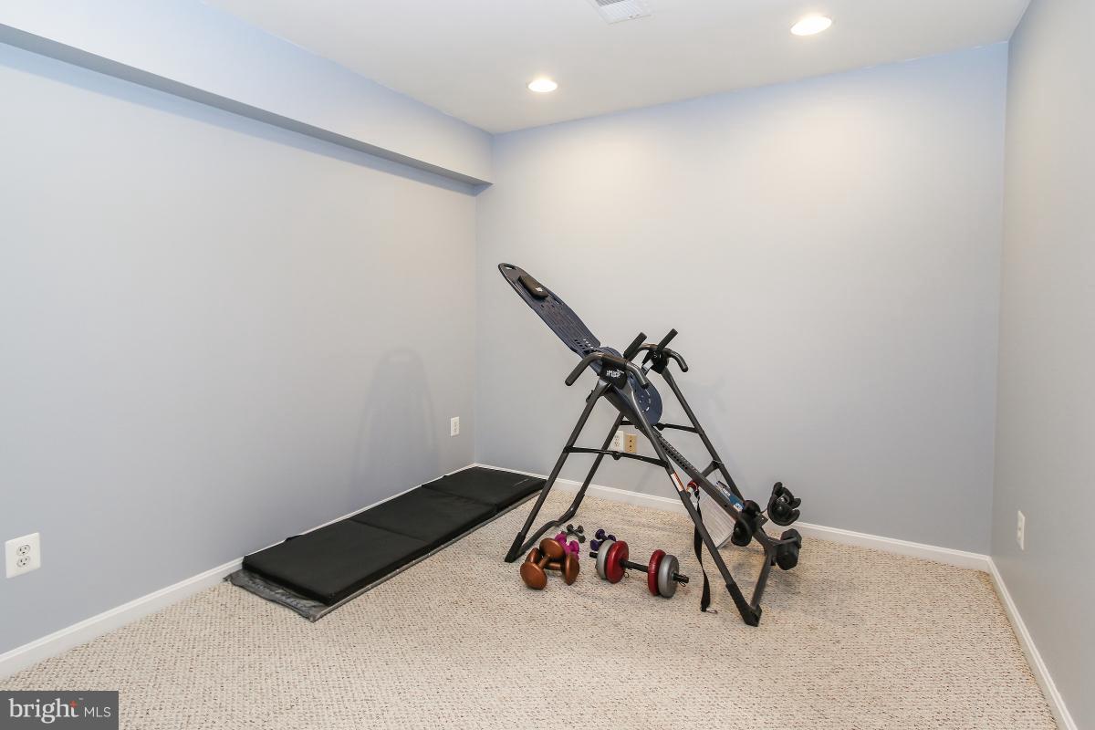 POTOMAC LAKES - Residential