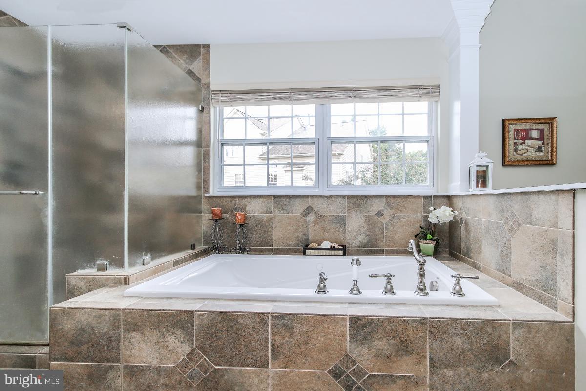 POTOMAC LAKES - Residential