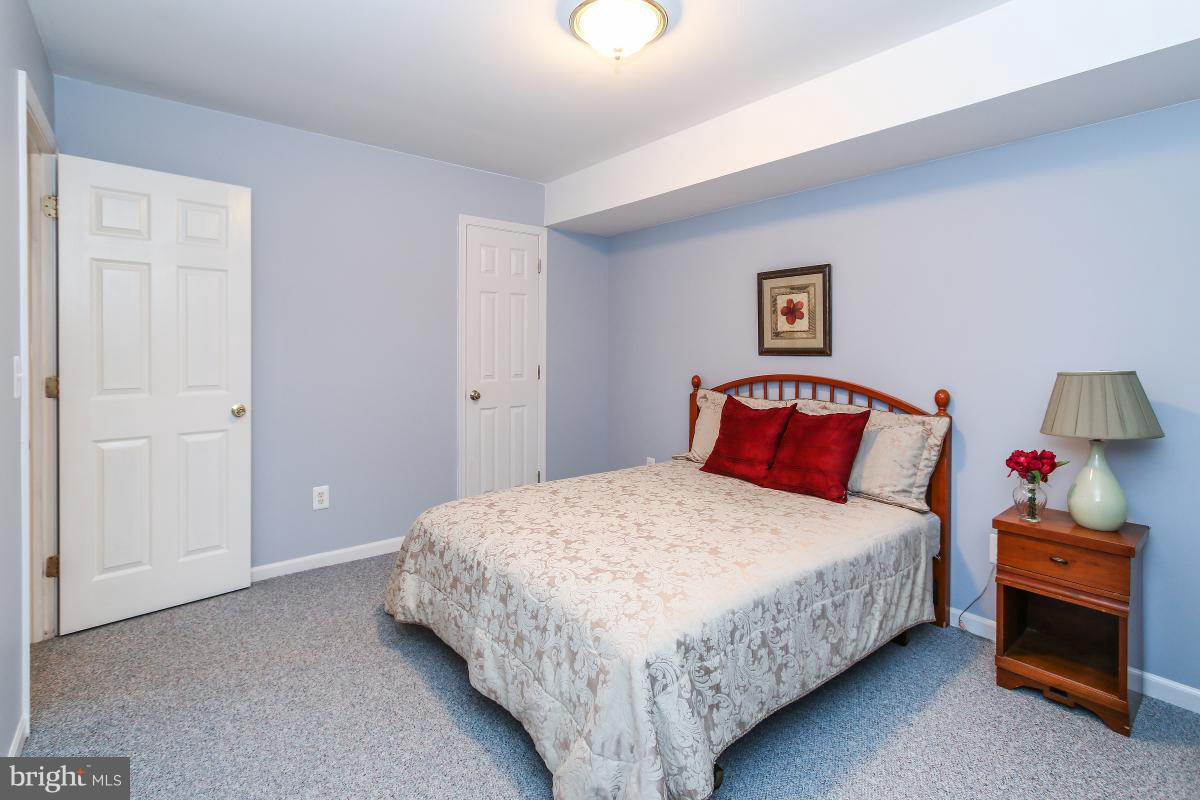 POTOMAC LAKES - Residential