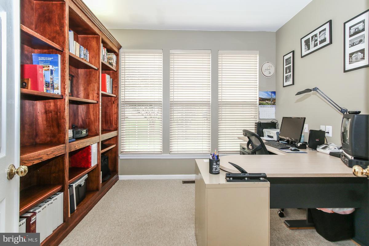 POTOMAC LAKES - Residential