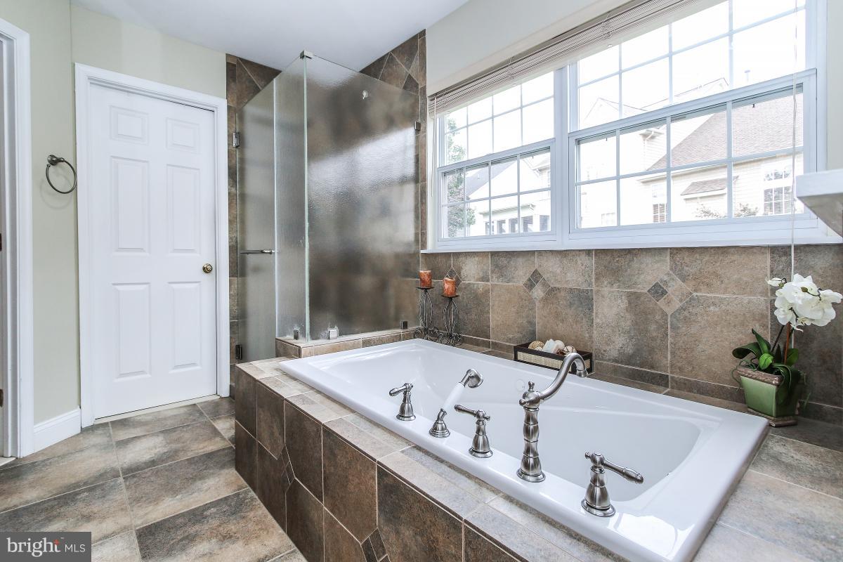 POTOMAC LAKES - Residential