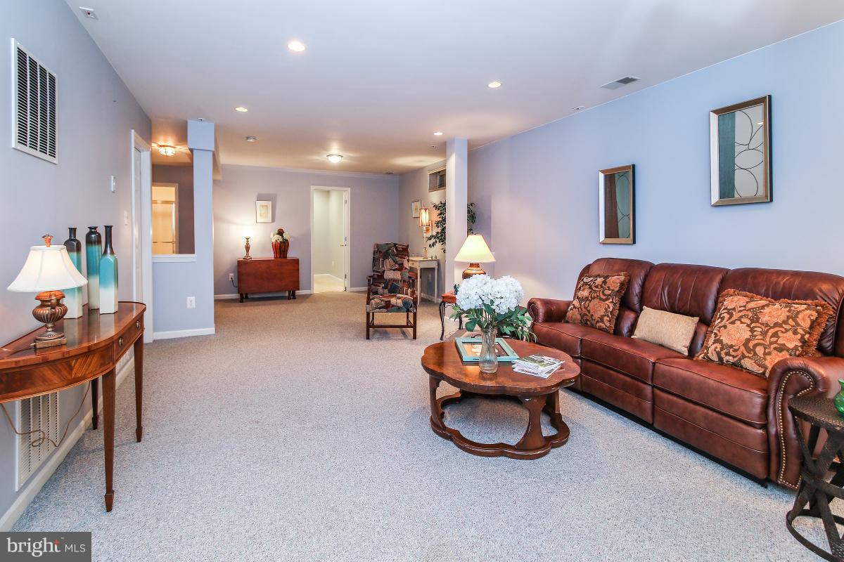 POTOMAC LAKES - Residential