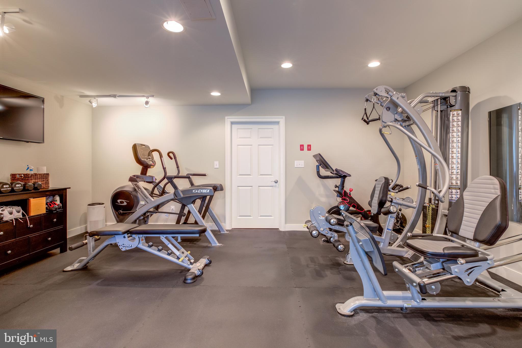 ASHWOOD HALL - Residential