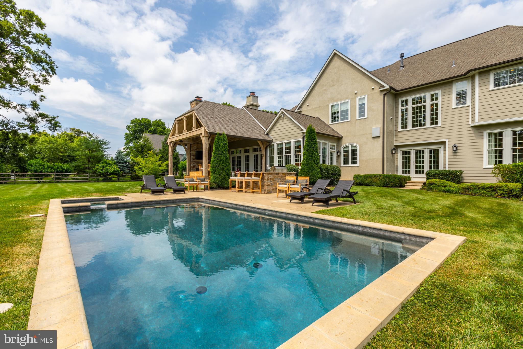 ASHWOOD HALL - Residential