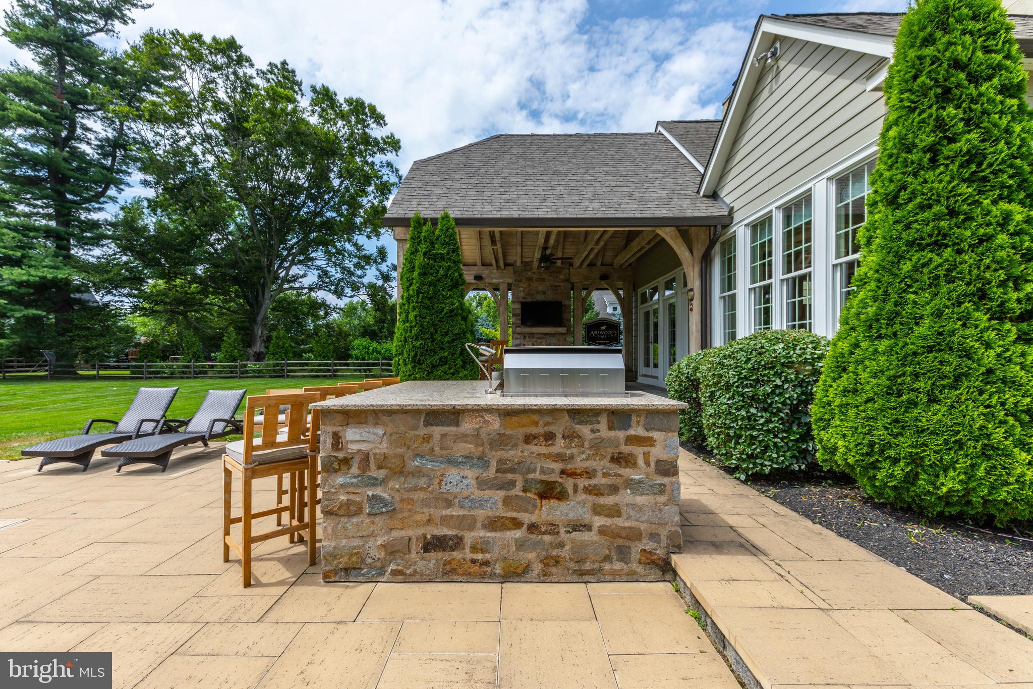 ASHWOOD HALL - Residential