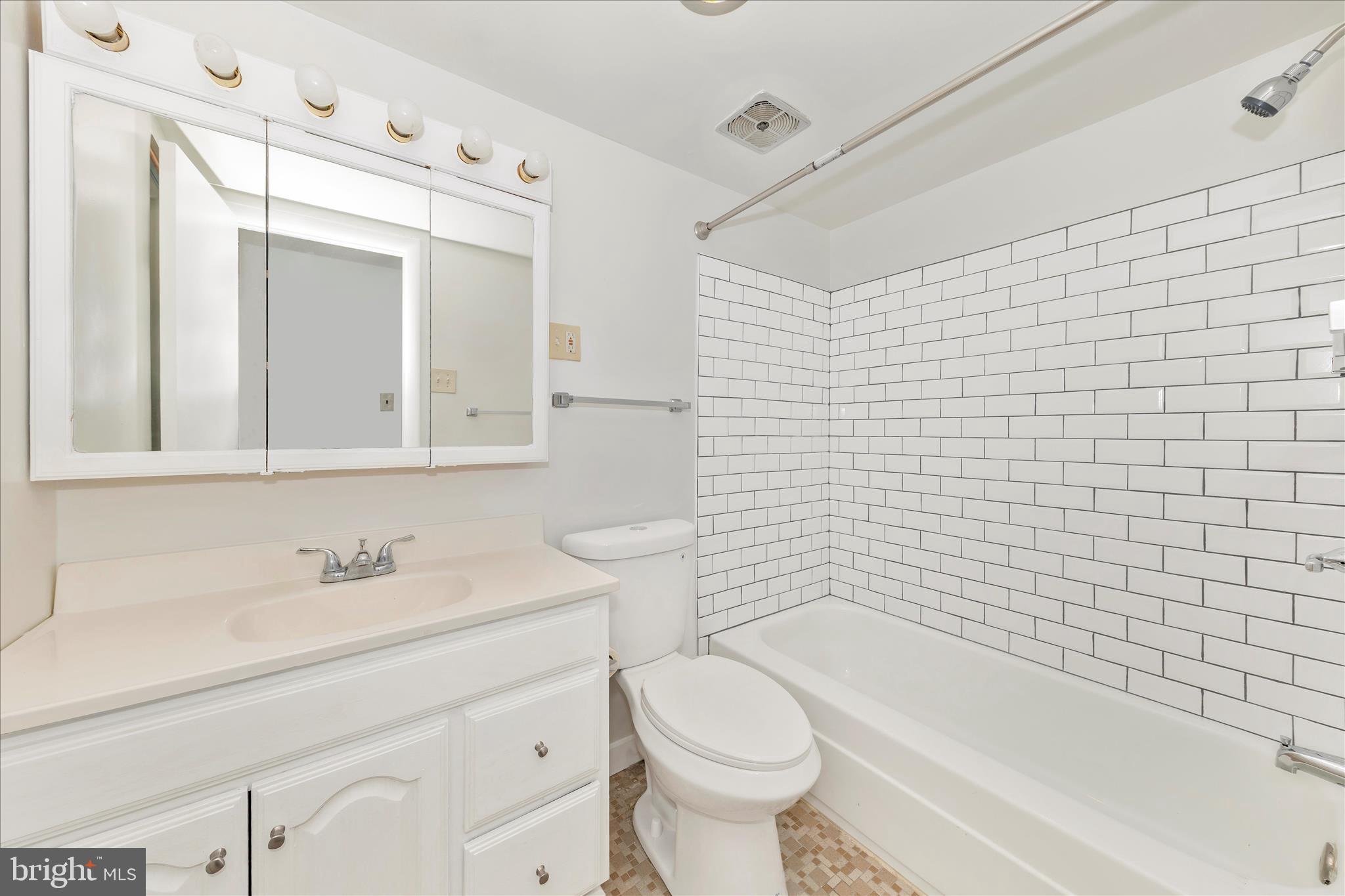 WOODBURN VILLAGE - Residential