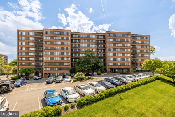 4390 LORCOM LN APT 510, ARLINGTON, VA 22207 - Image 6f7adc4b2c2155d38cd3b34c2e9f5ec5/4239084404