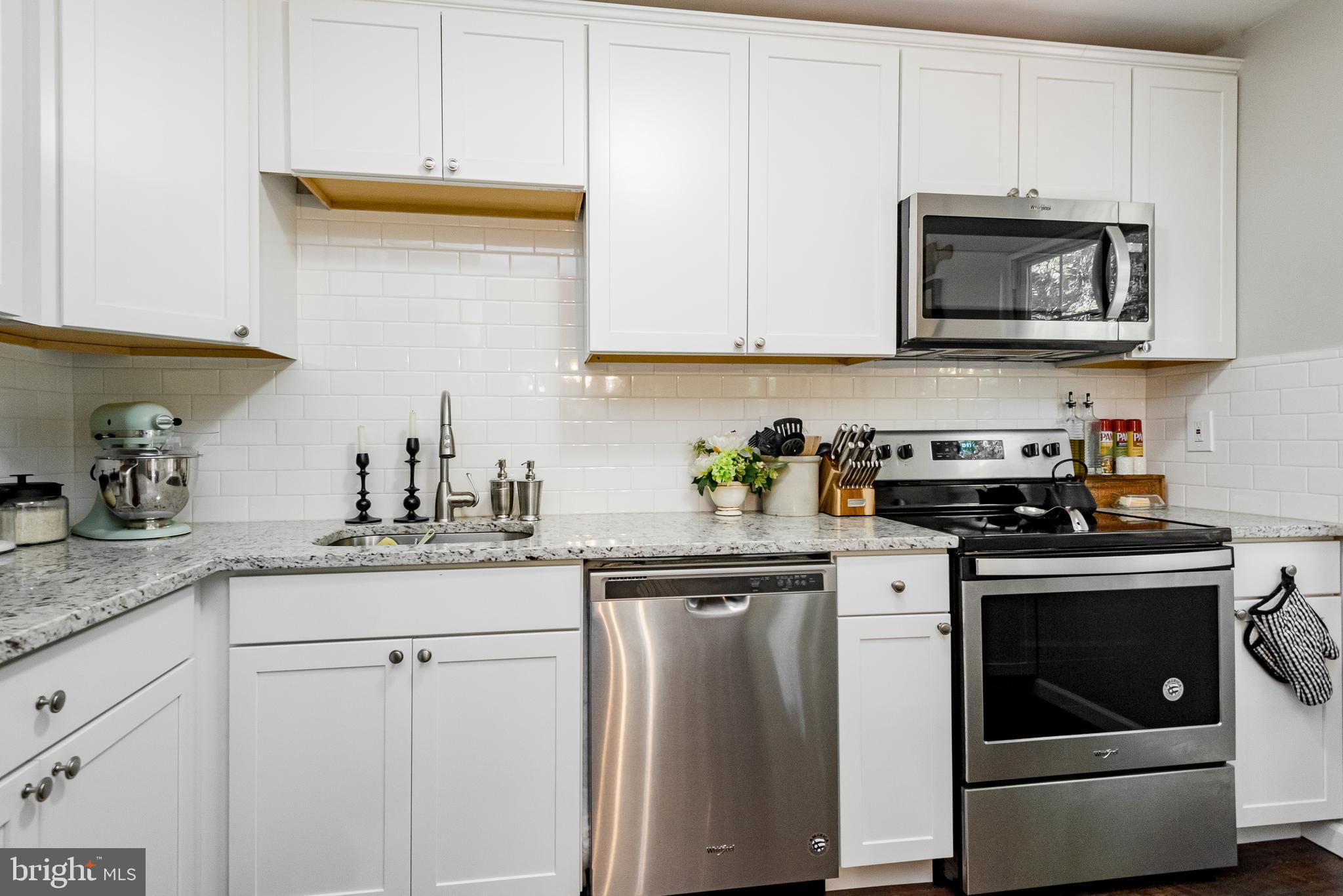 ELIZABETHS LANDING - Residential