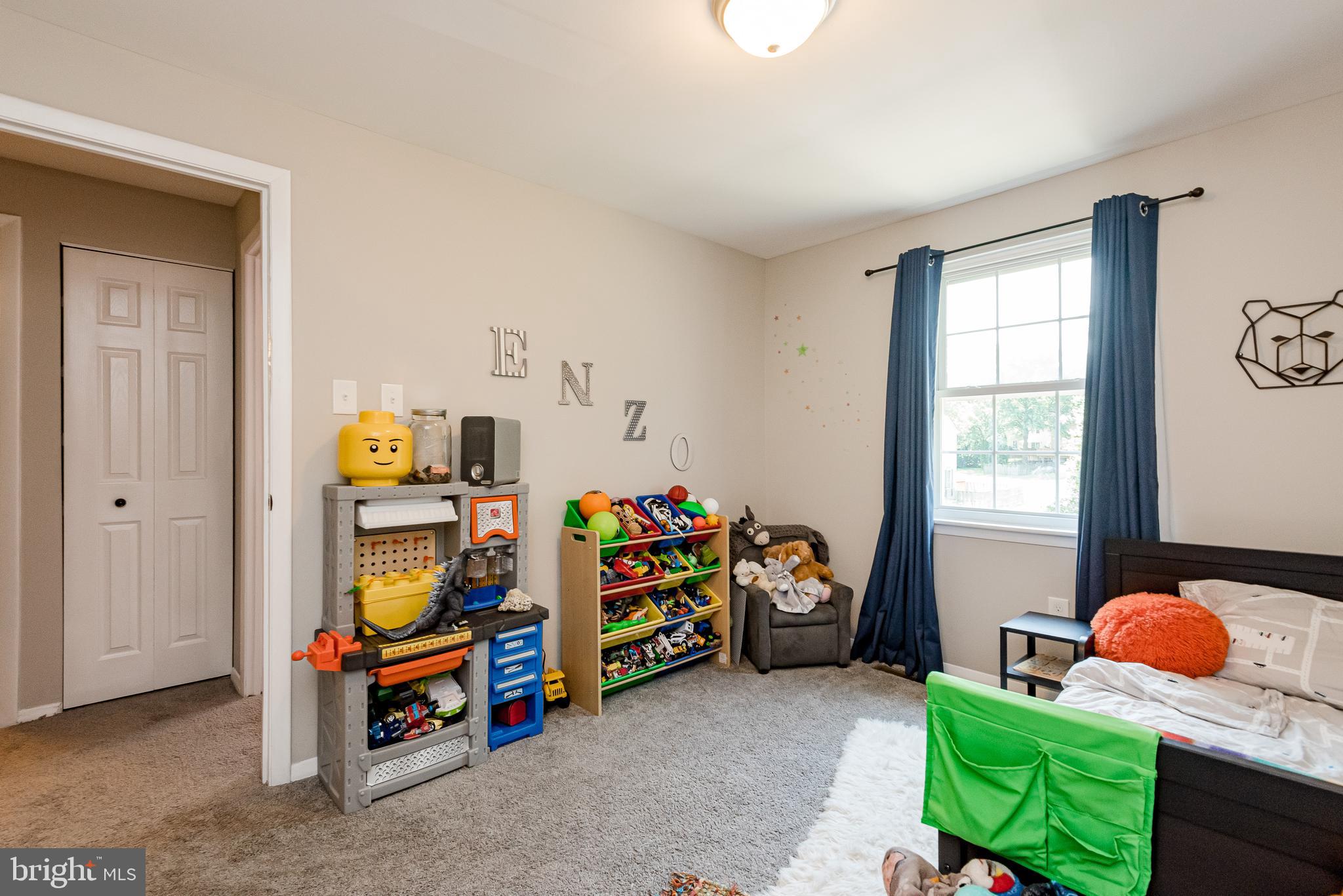 ELIZABETHS LANDING - Residential