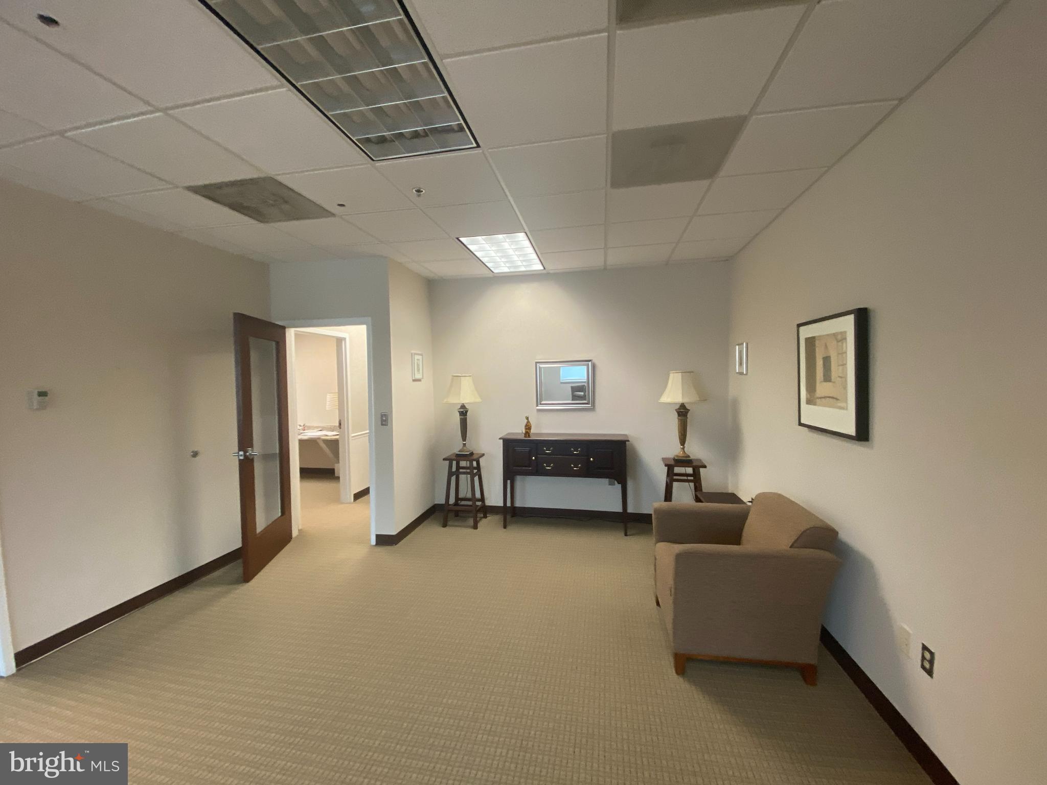 HERITAGE HUNT - Commercial Lease