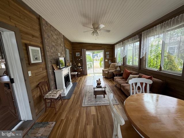 WHITE HORSE PARK I - Residential