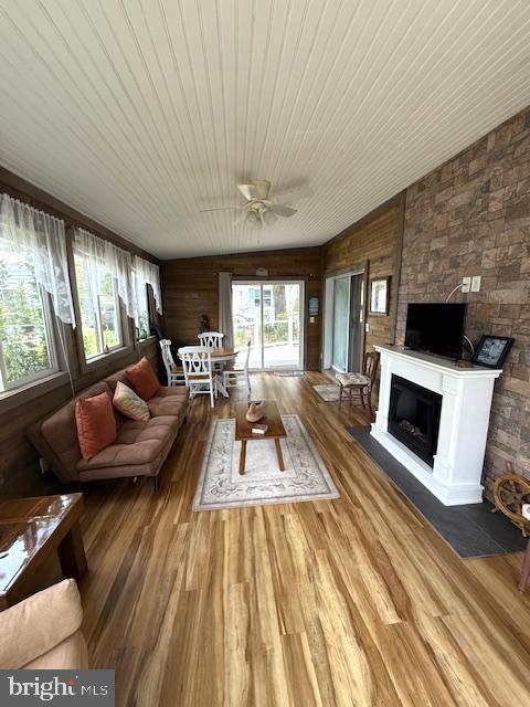 WHITE HORSE PARK I - Residential