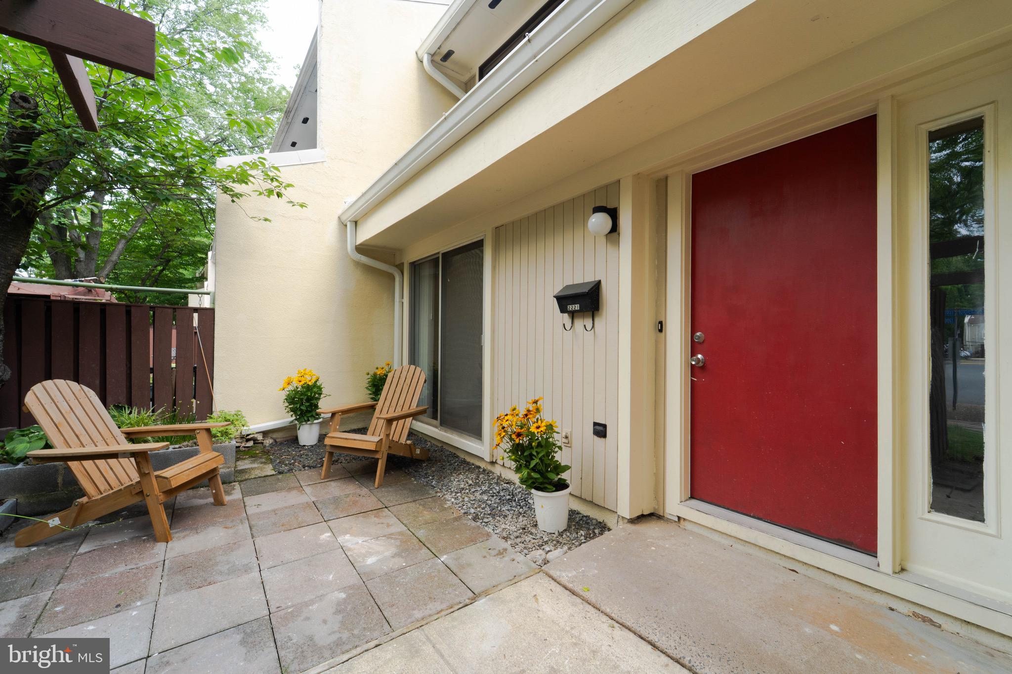 Stylishly Updated 3BR Townhome in Reston’s Southgate Square
This beautifully refreshed 3-bedroom, 1.5-bath townhome in Reston’s sought-after Southgate Square offers a modern layout, smart upgrades, and outdoor space that’s hard to find. From the moment you step into the welcoming front courtyard garden, you’ll appreciate the thoughtful design and attention to detail throughout.
Inside, the main level features brand new flooring, upgraded recessed lighting, and a reimagined open floor plan that enhances both flow and natural light. The living room overlooks the peaceful courtyard and has been freshly painted to feel bright and relaxing.
The kitchen is a showstopper—featuring luxurious granite countertops, a full tile backsplash, modern stainless steel appliances, and a peninsula with bar seating perfect for entertaining or casual meals. Just off the kitchen, the dining area opens to a spacious rear patio offering abundant space for outdoor dining, gardening, or summer get-togethers.
Upstairs, you’ll find all three bedrooms, including a generous primary suite with a large walk-in closet. The full bathroom has been updated with sleek new tile and contemporary fixtures.
For gardening enthusiasts, there’s plenty of space both in the front and back to design your own green retreat.
A fantastic value in Reston—this upgraded townhome won’t stay on the market for long. Schedule your showing today!