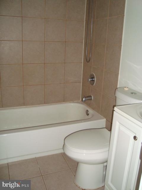 WARFIELD CONDOMINIUMS - Residential Lease