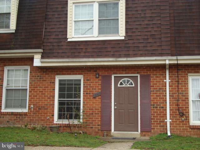 WARFIELD CONDOMINIUMS - Residential Lease