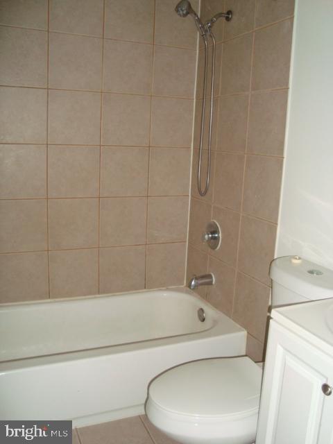 WARFIELD CONDOMINIUMS - Residential Lease