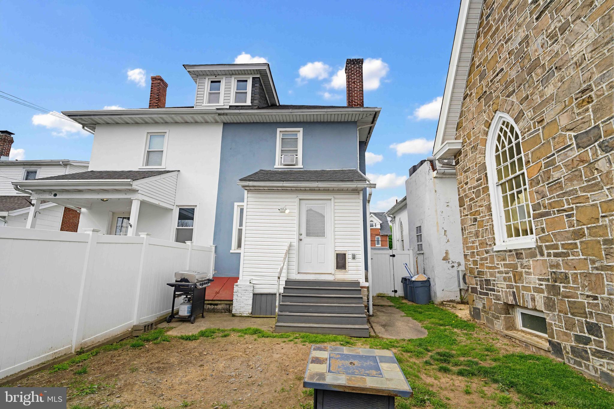 LANSDALE - Residential