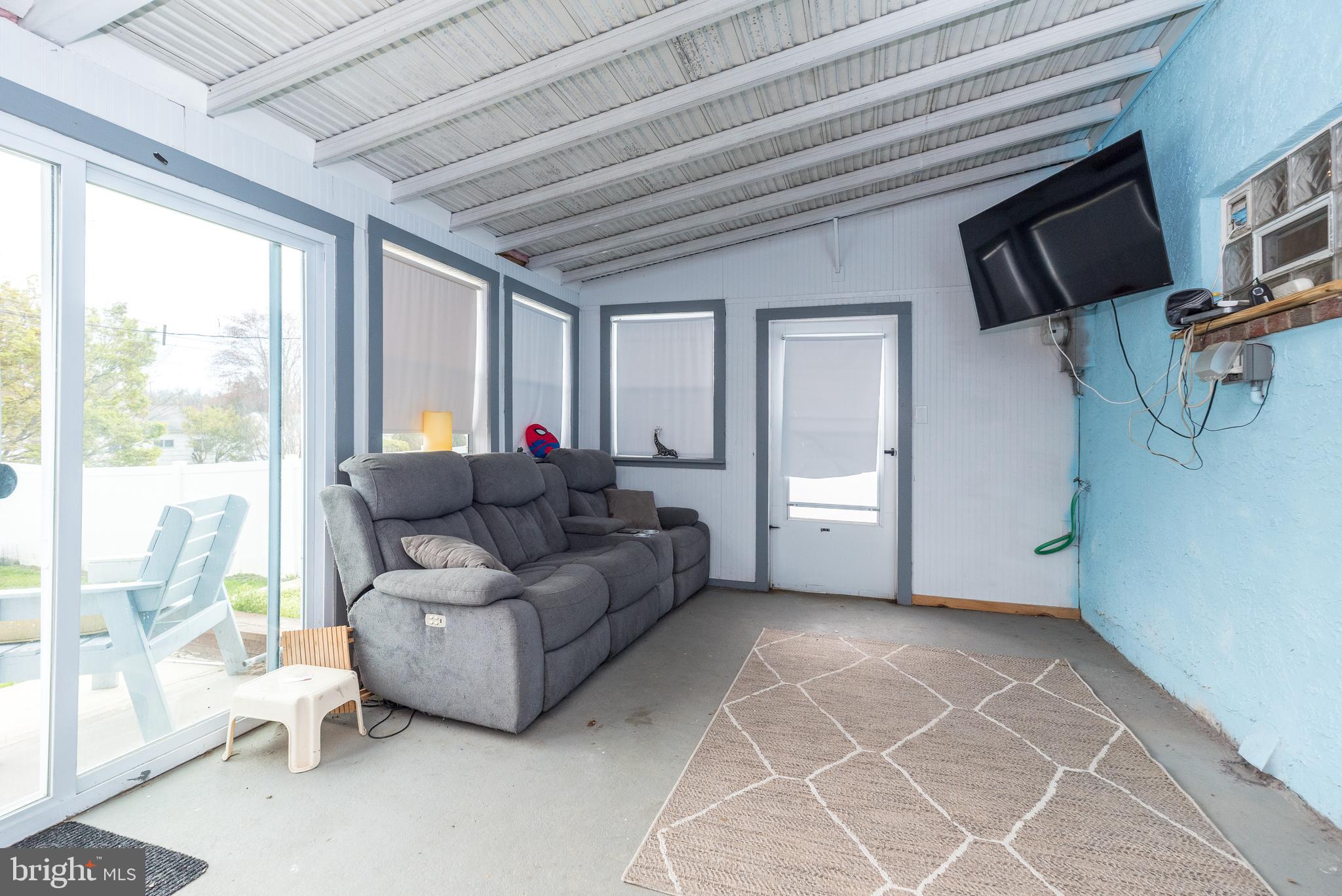 ROSLYN - Residential